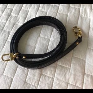 ISO!! In search of LV Vernis Strap in Amarante